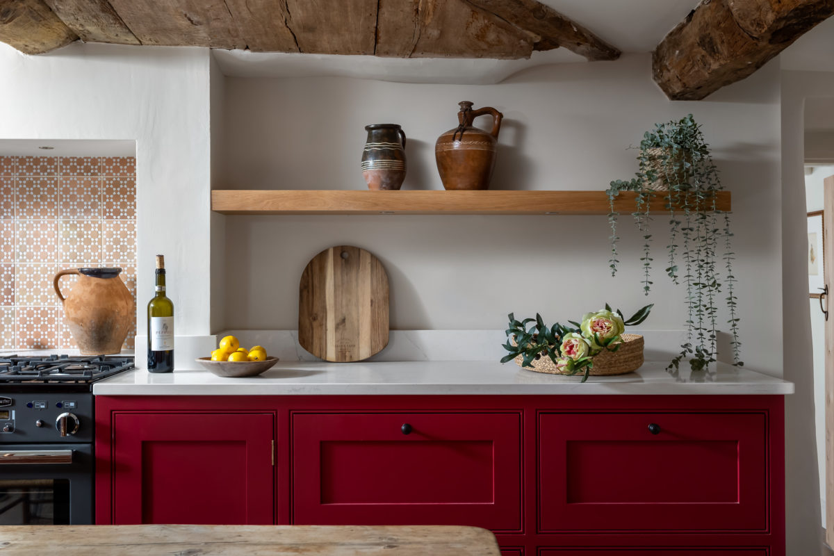 Kitchen shelves in oak. Antique pots & accessories